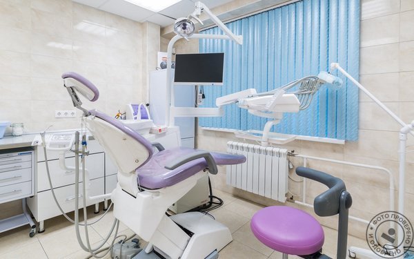 Центр ортодонтии и имплантологии АмирДент на метро Алтуфьево - фото 1