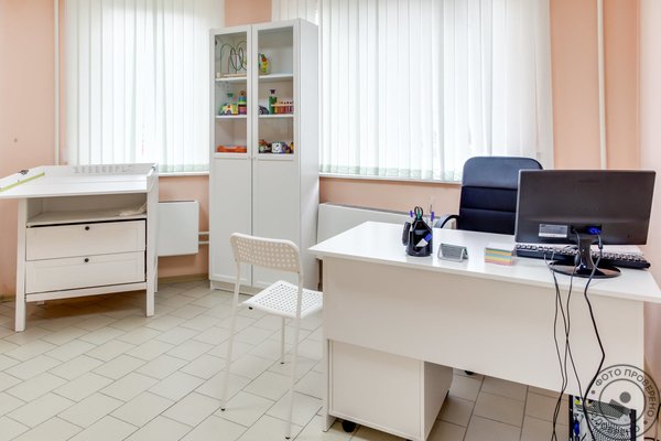 Семейная клиника Доктор рядом на улице Маршала Савицкого - фото 5