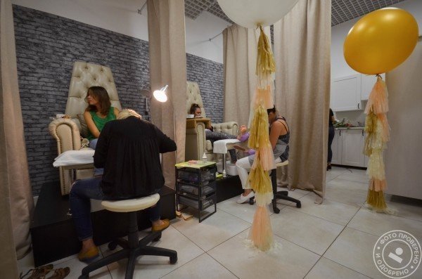 Салон красоты Glam Nails на Поречной - фото 1
