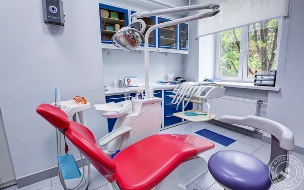 Поликлиника на улице Строителей, на метро Университет - фото 1